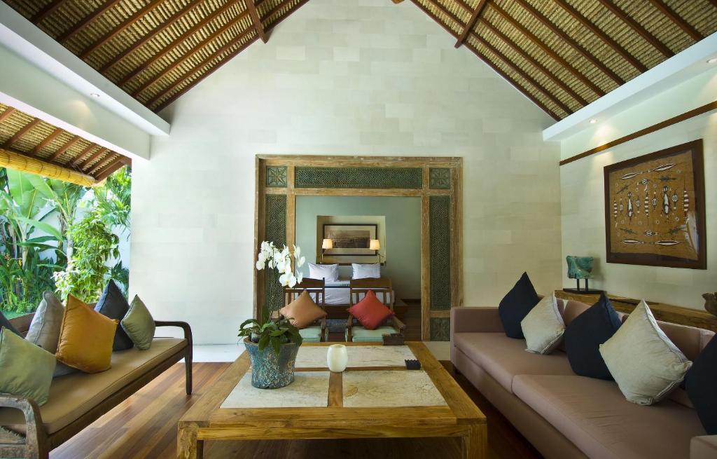 Deluxe Three-Bedroom Pool Villa